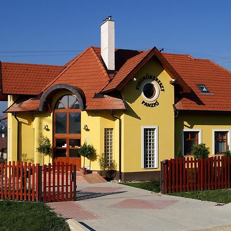 Bed and Breakfast Pihenokereszt Panzio Šoproň Exteriér fotografie