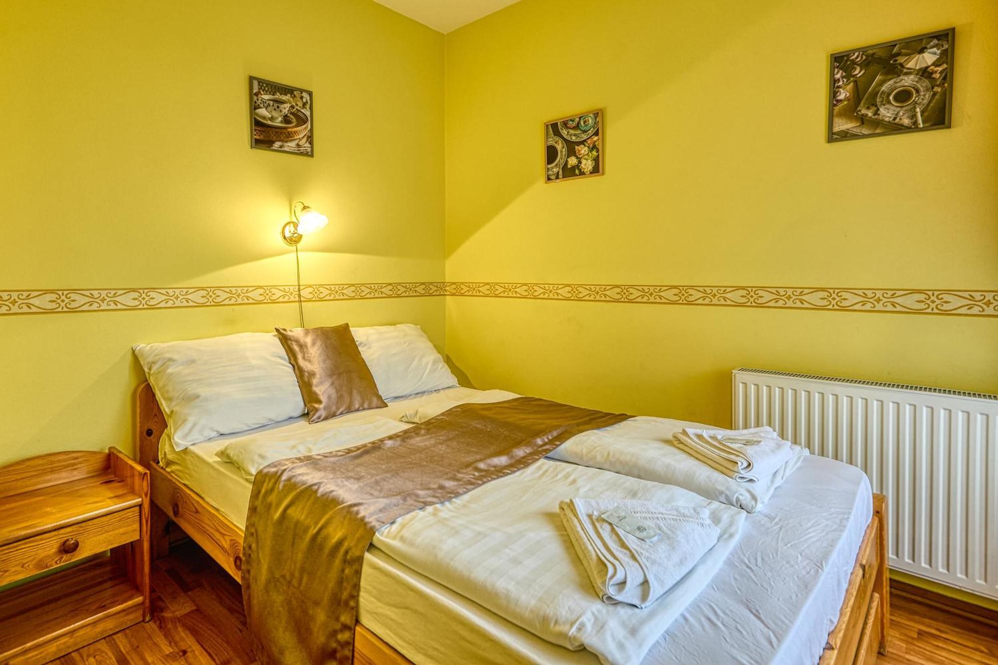 Bed and Breakfast Pihenokereszt Panzio Šoproň Exteriér fotografie